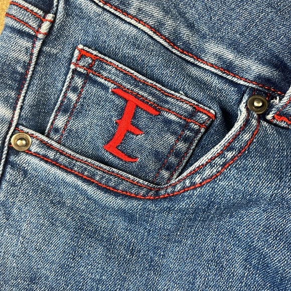 The Twisted Eilly Collection “Queenie” flare leg jeans
Size: 30 - Picture 5 of 10